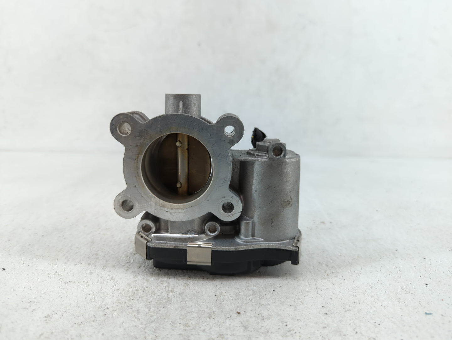 2018-2019 Chevrolet Equinox Throttle Body P/N:12671379AA Fits Fits 2016 2017 2018 2019 OEM Used Auto Parts - Oemusedautopart
