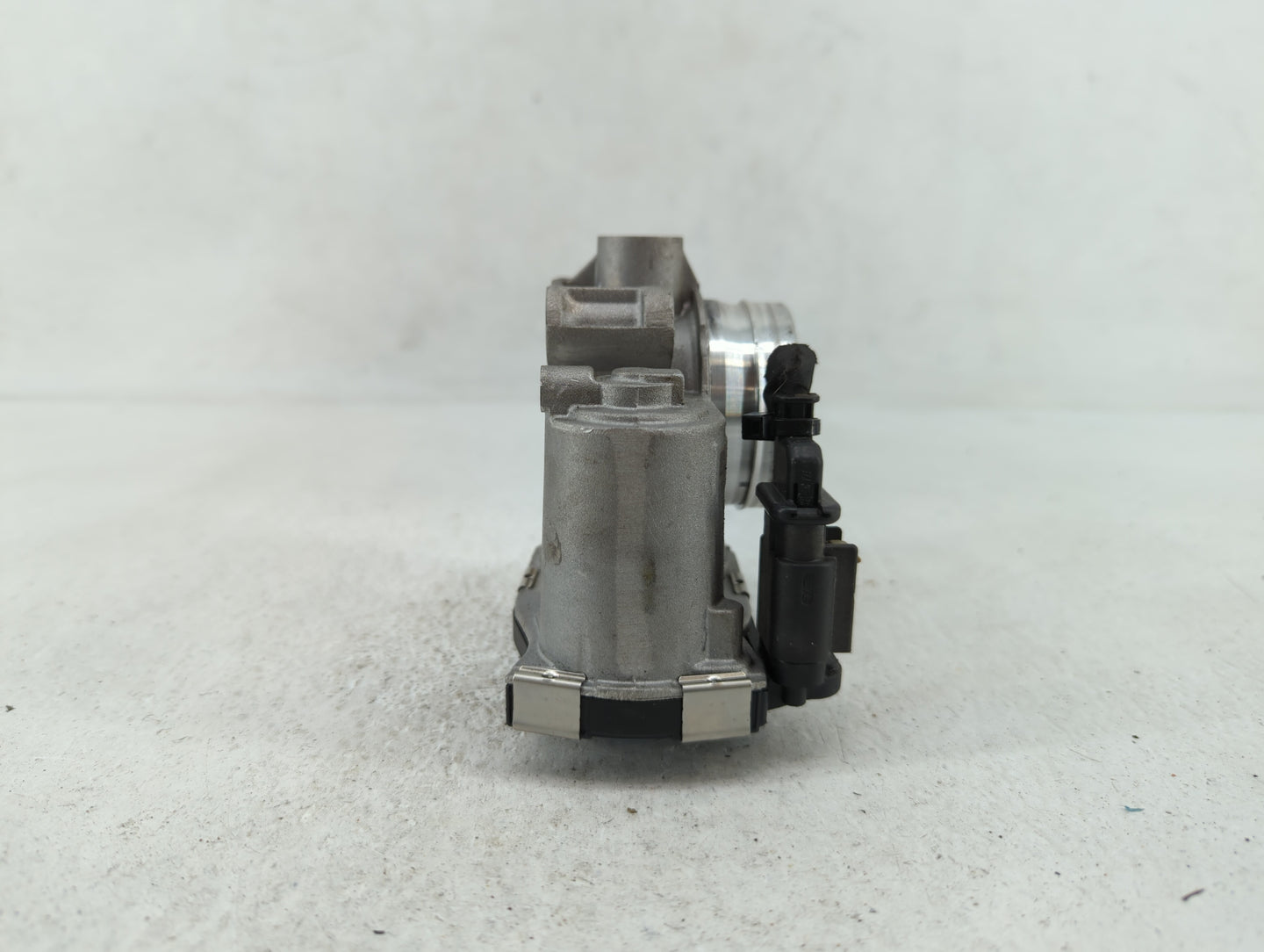2018-2019 Chevrolet Equinox Throttle Body P/N:12671379AA Fits Fits 2016 2017 2018 2019 OEM Used Auto Parts - Oemusedautopart