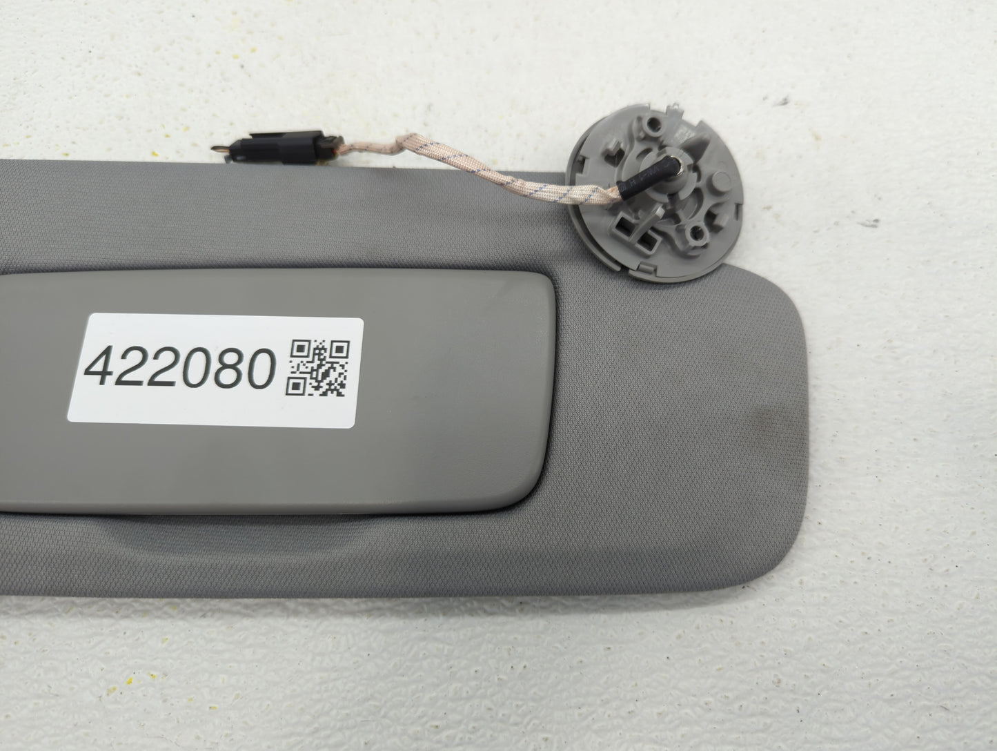 2018-2019 Chevrolet Equinox Sun Visor Shade Replacement Passenger Right Mirror Fits Fits 2018 2019 OEM Used Auto Parts - Oem