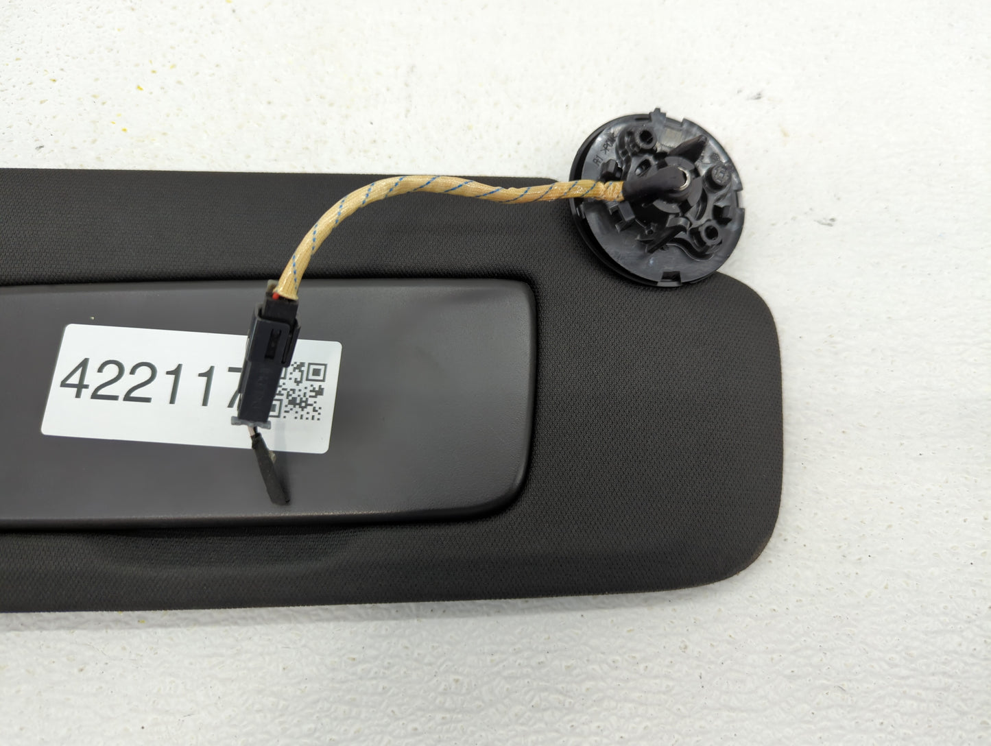 2018-2019 Chevrolet Equinox Sun Visor Shade Replacement Passenger Right Mirror Fits Fits 2018 2019 OEM Used Auto Parts - Oem