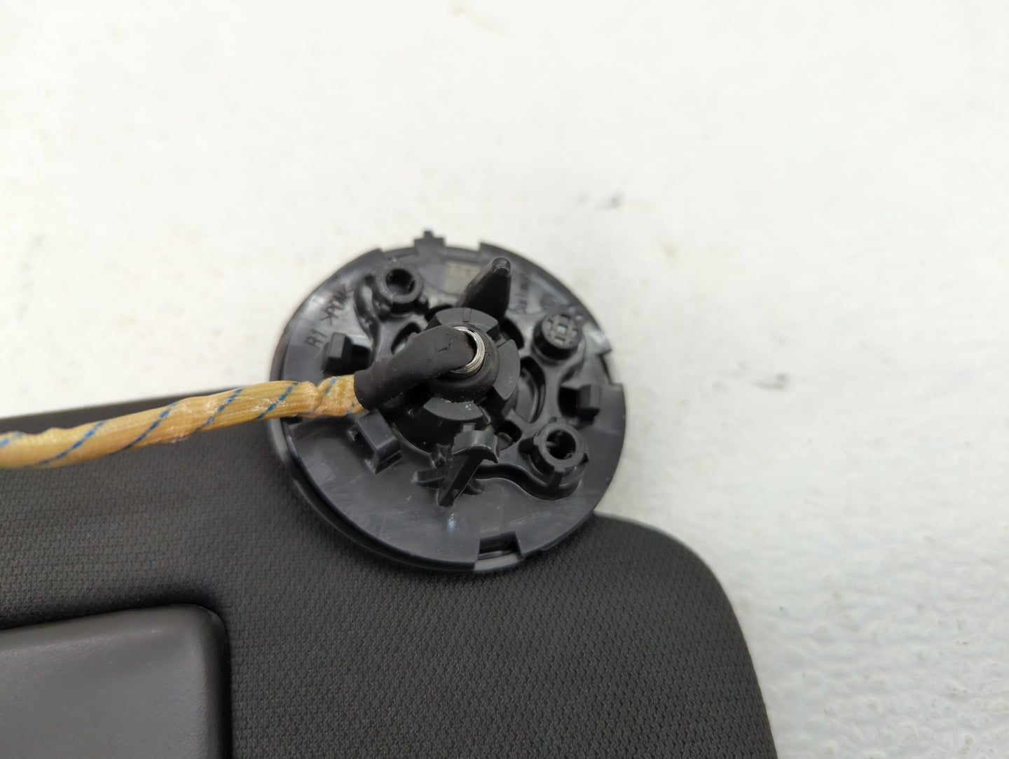 2018-2019 Chevrolet Equinox Sun Visor Shade Replacement Passenger Right Mirror Fits Fits 2018 2019 OEM Used Auto Parts - Oem