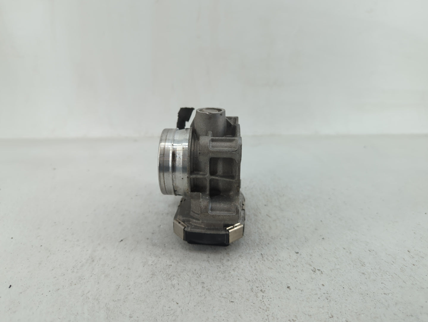 2018-2022 Chevrolet Equinox Throttle Body P/N:12671379AA Fits Fits 2016 2017 2018 2019 2020 2021 2022 OEM Used Auto Parts - 