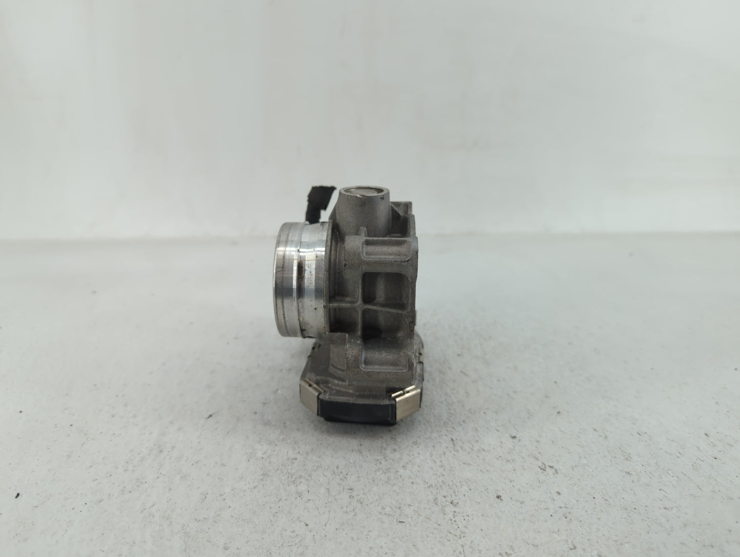 2018-2022 Chevrolet Equinox Throttle Body P/N:12671379AA Fits Fits 2016 2017 2018 2019 2020 2021 2022 OEM Used Auto Parts - 