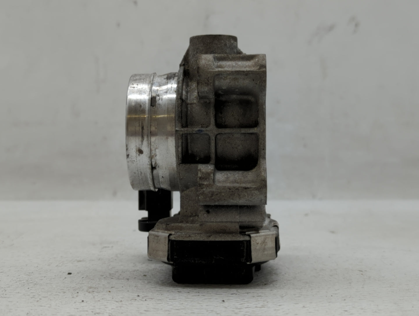 2018-2022 Chevrolet Equinox Throttle Body P/N:12671379AA Fits Fits 2016 2017 2018 2019 2020 2021 2022 OEM Used Auto Parts - 
