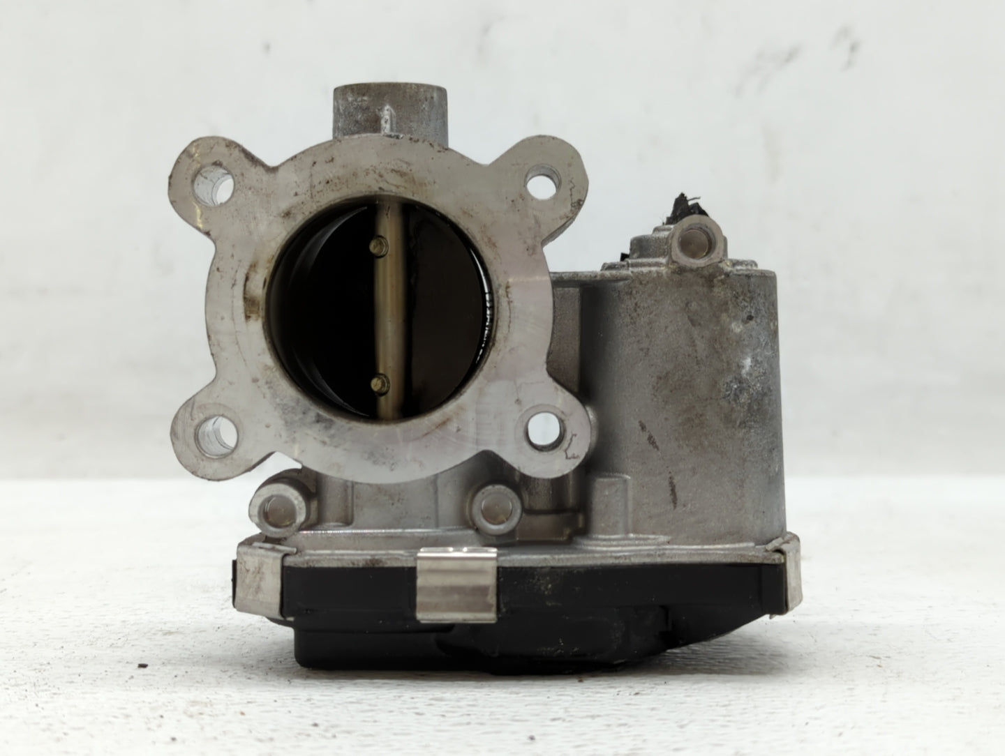2018-2022 Chevrolet Equinox Throttle Body P/N:12671379AA Fits Fits 2016 2017 2018 2019 2020 2021 2022 OEM Used Auto Parts - 