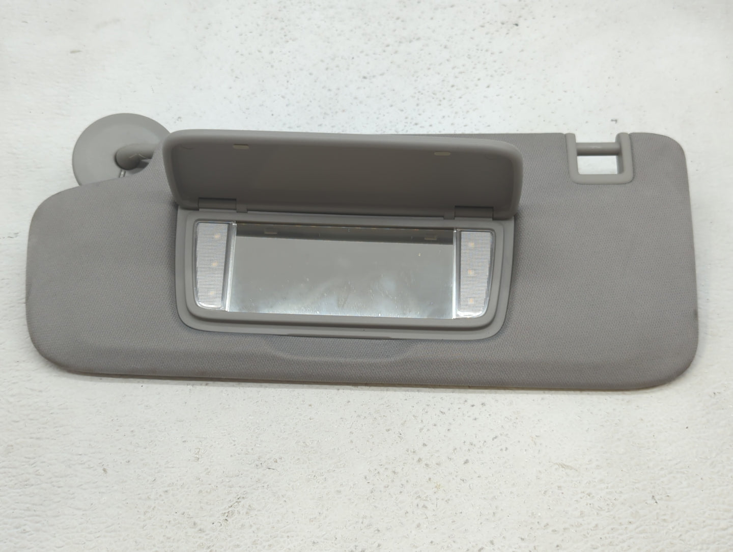 2018-2019 Chevrolet Equinox Sun Visor Shade Replacement Driver Left Mirror Fits Fits 2018 2019 OEM Used Auto Parts - Oemused