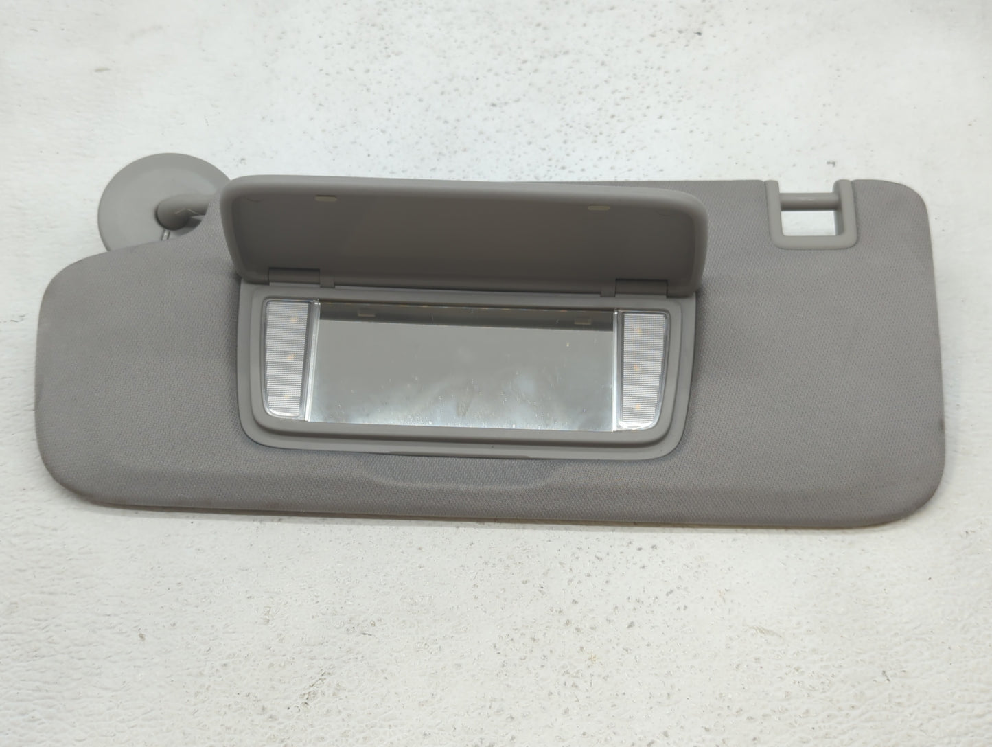 2018-2019 Chevrolet Equinox Sun Visor Shade Replacement Driver Left Mirror Fits Fits 2018 2019 OEM Used Auto Parts - Oemused