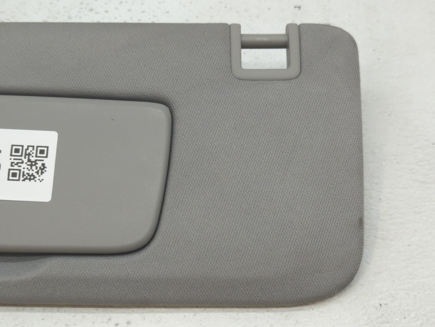 2018-2019 Chevrolet Equinox Sun Visor Shade Replacement Driver Left Mirror Fits Fits 2018 2019 OEM Used Auto Parts - Oemused