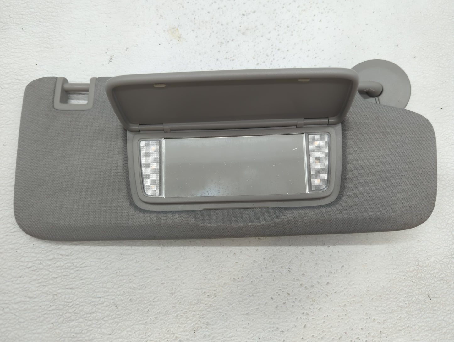 2018-2019 Chevrolet Equinox Sun Visor Shade Replacement Passenger Right Mirror Fits Fits 2018 2019 OEM Used Auto Parts - Oem