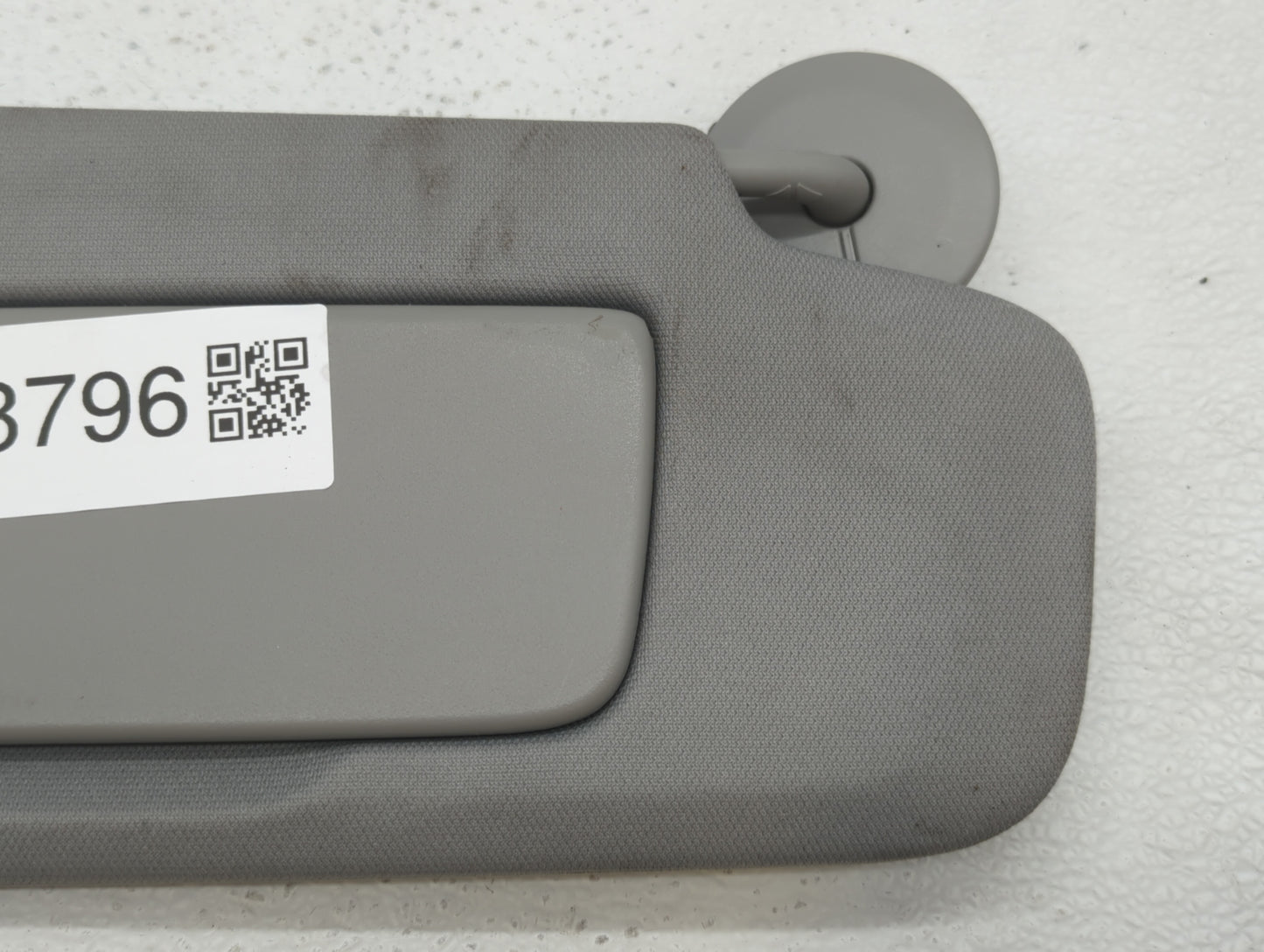 2018-2019 Chevrolet Equinox Sun Visor Shade Replacement Passenger Right Mirror Fits Fits 2018 2019 OEM Used Auto Parts - Oem