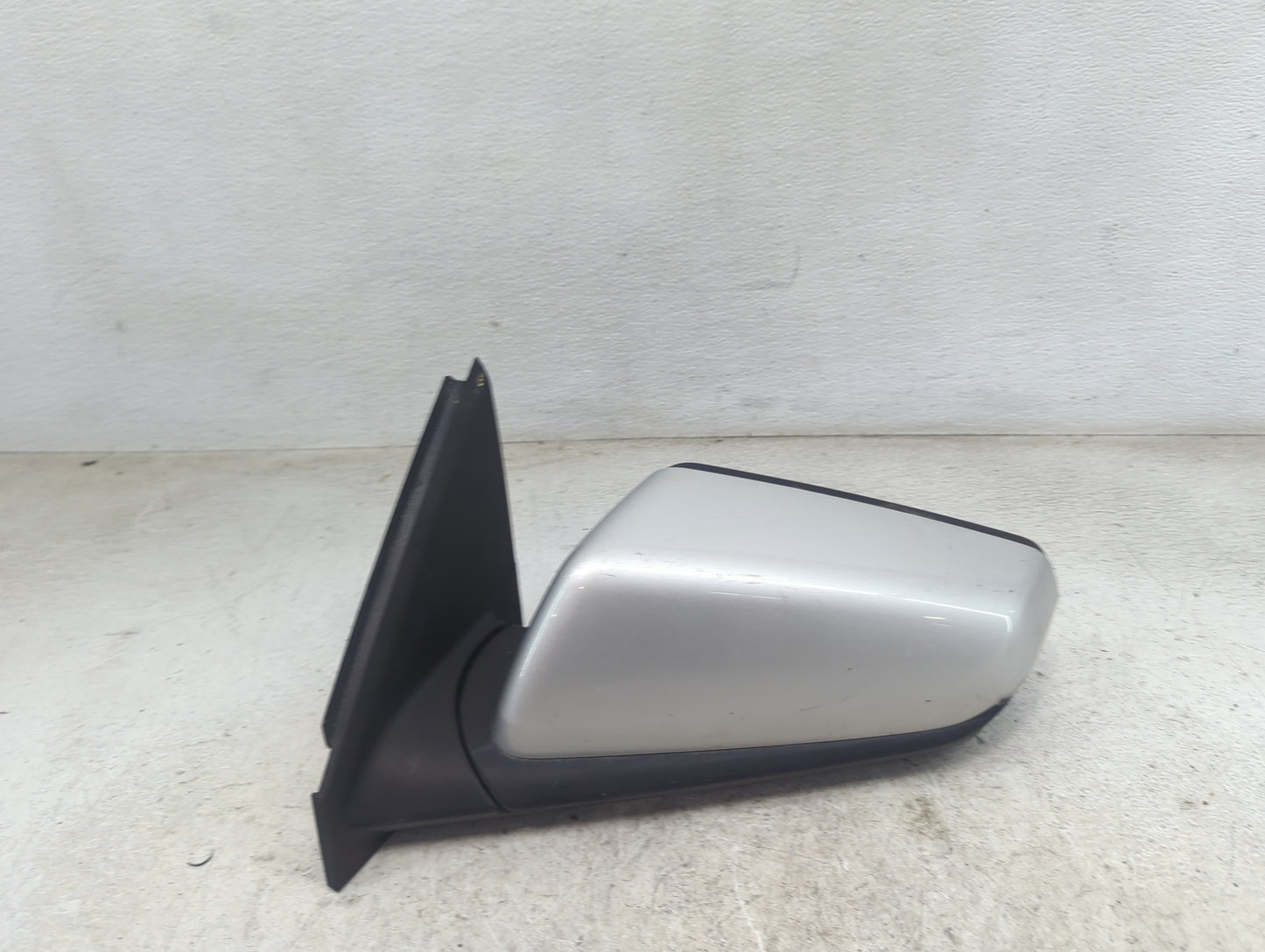 2018-2020 Chevrolet Equinox Driver Side View Mirror - Left Door Mirror OEM Used - Oemusedautoparts1.com