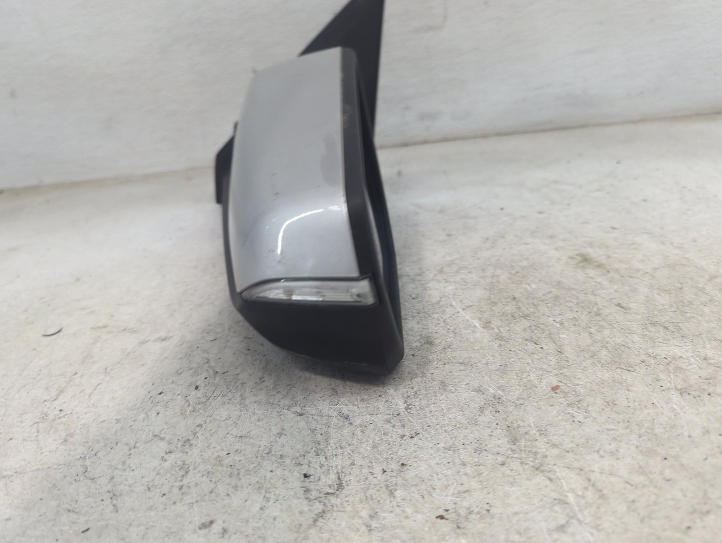 2018-2020 Chevrolet Equinox Driver Side View Mirror - Left Door Mirror OEM Used - Oemusedautoparts1.com