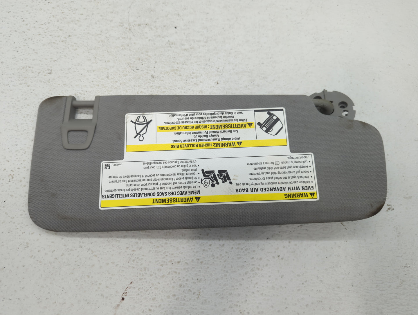 2018-2019 Chevrolet Equinox Sun Visor Shade Replacement Driver Left Mirror Fits Fits 2018 2019 OEM Used Auto Parts - Oemused