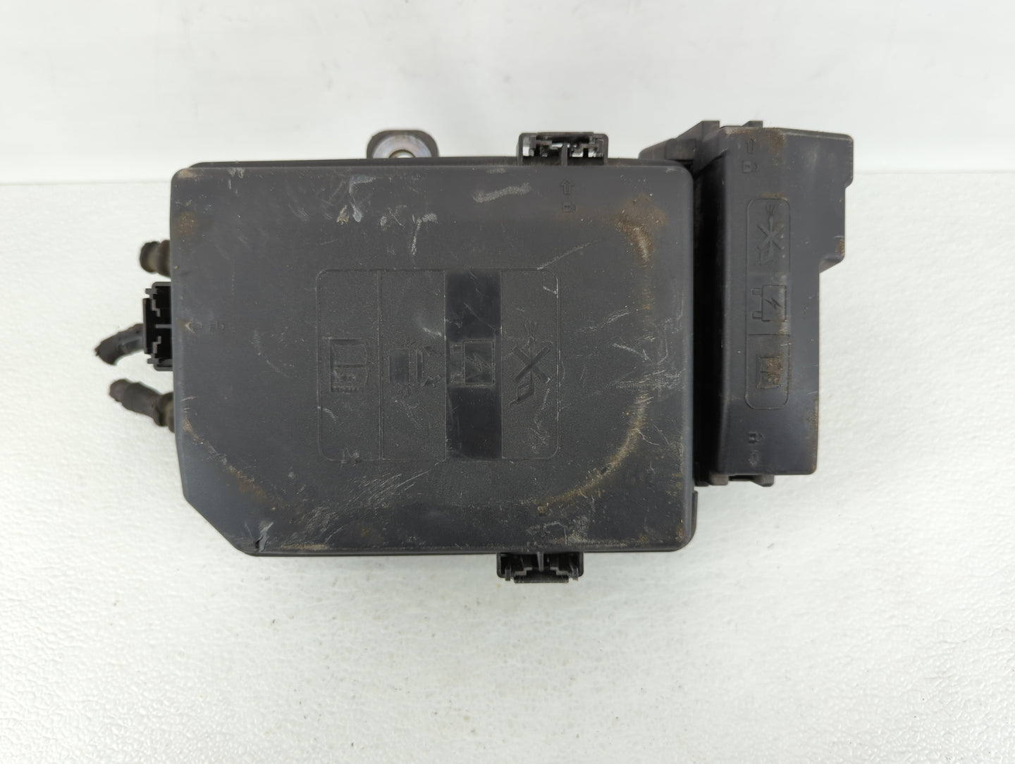 2018-2022 Chevrolet Equinox Fusebox Fuse Box Panel Relay Module P/N:84582317 Fits Fits 2018 2019 2020 2021 2022 OEM Used Aut