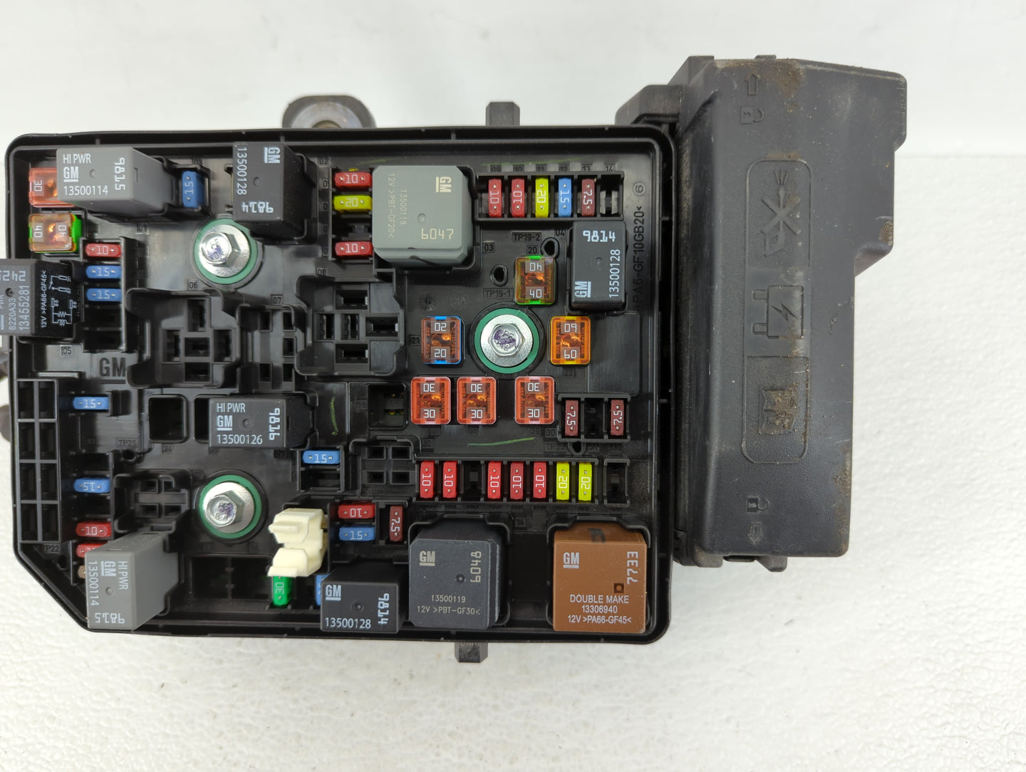 2018-2022 Chevrolet Equinox Fusebox Fuse Box Panel Relay Module P/N:84582317 Fits Fits 2018 2019 2020 2021 2022 OEM Used Aut
