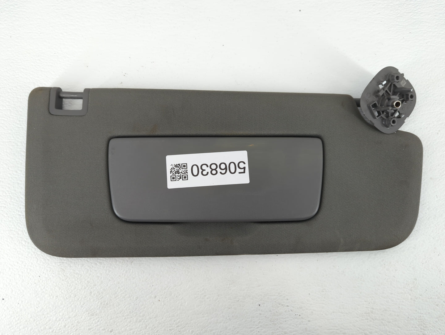 2018-2019 Chevrolet Equinox Sun Visor Shade Replacement Passenger Right Mirror Fits Fits 2018 2019 OEM Used Auto Parts - Oem