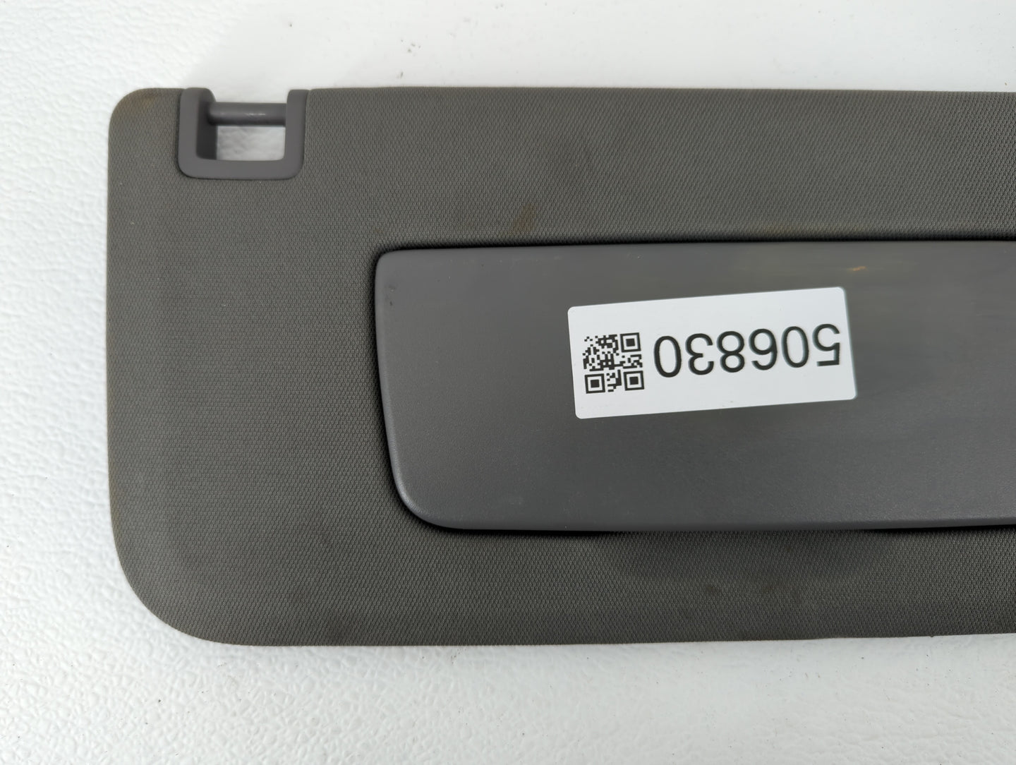 2018-2019 Chevrolet Equinox Sun Visor Shade Replacement Passenger Right Mirror Fits Fits 2018 2019 OEM Used Auto Parts - Oem