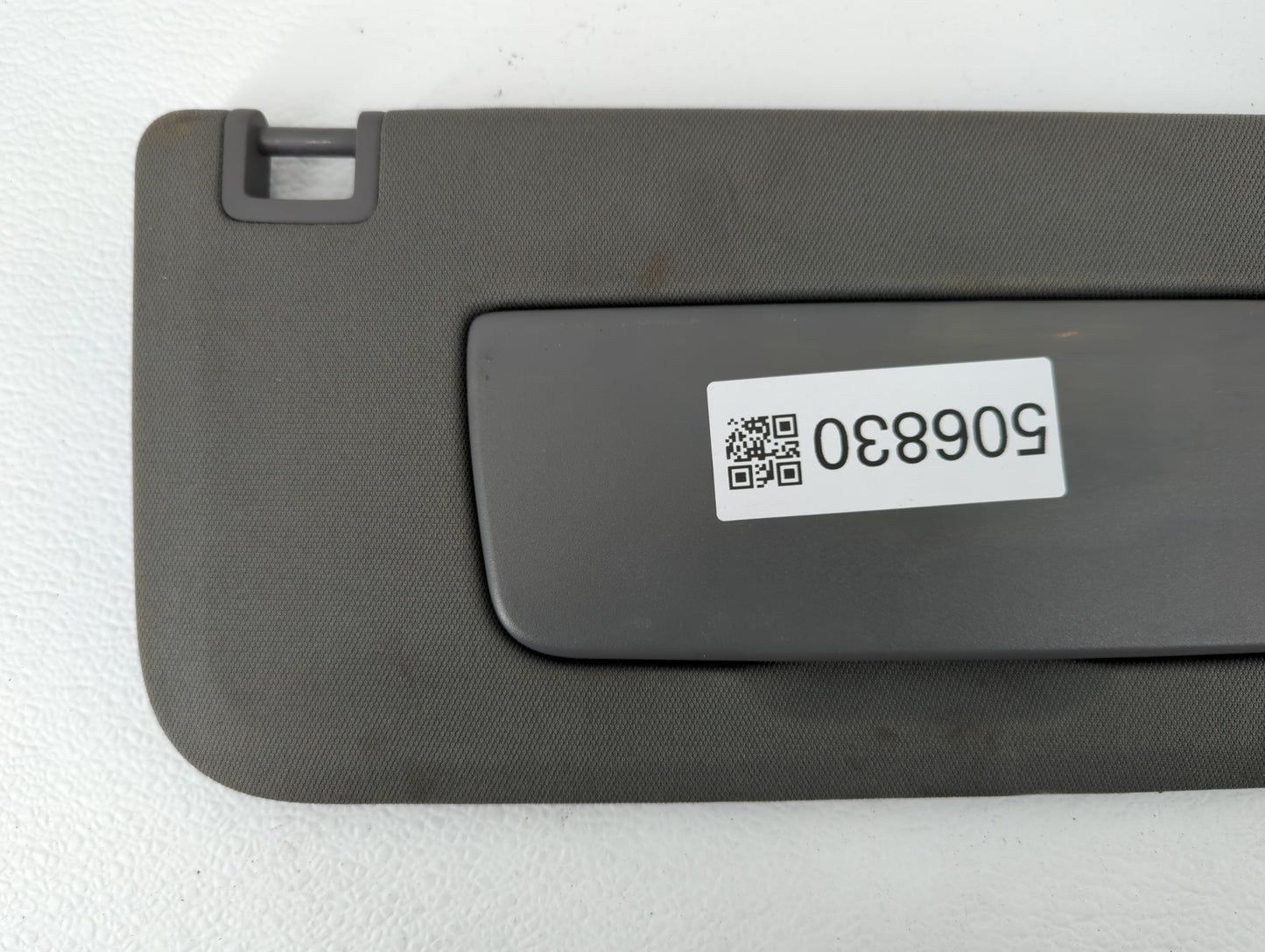 2018-2019 Chevrolet Equinox Sun Visor Shade Replacement Passenger Right Mirror Fits Fits 2018 2019 OEM Used Auto Parts - Oem