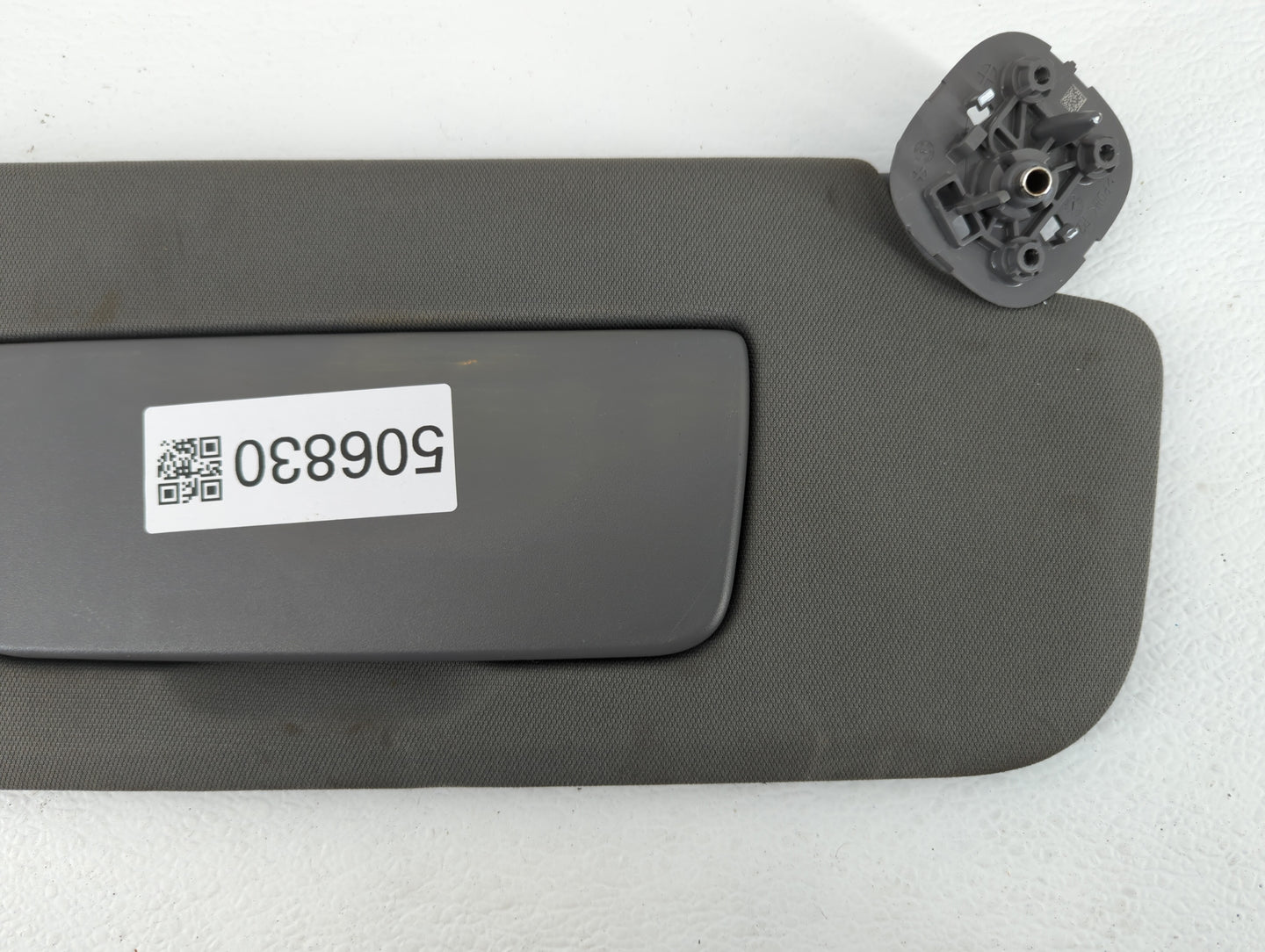 2018-2019 Chevrolet Equinox Sun Visor Shade Replacement Passenger Right Mirror Fits Fits 2018 2019 OEM Used Auto Parts - Oem