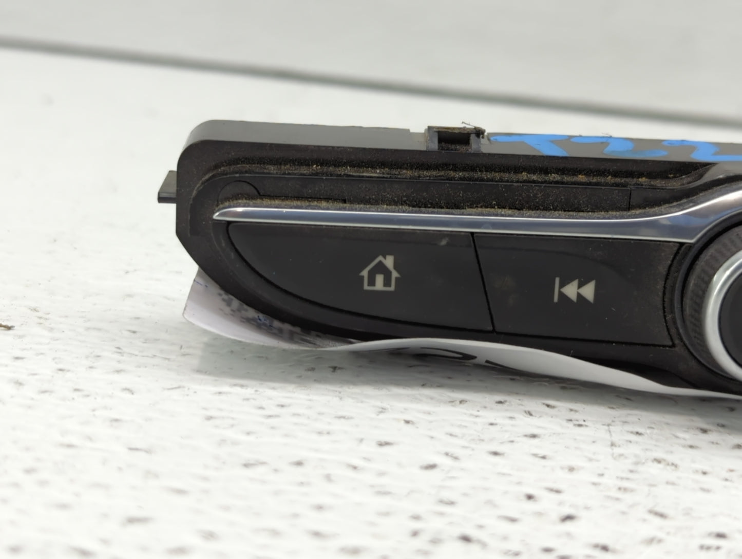 2019 Chevrolet Equinox Climate Control Module Temperature AC/Heater Replacement P/N:84491778 Fits OEM Used Auto Parts - Oemu