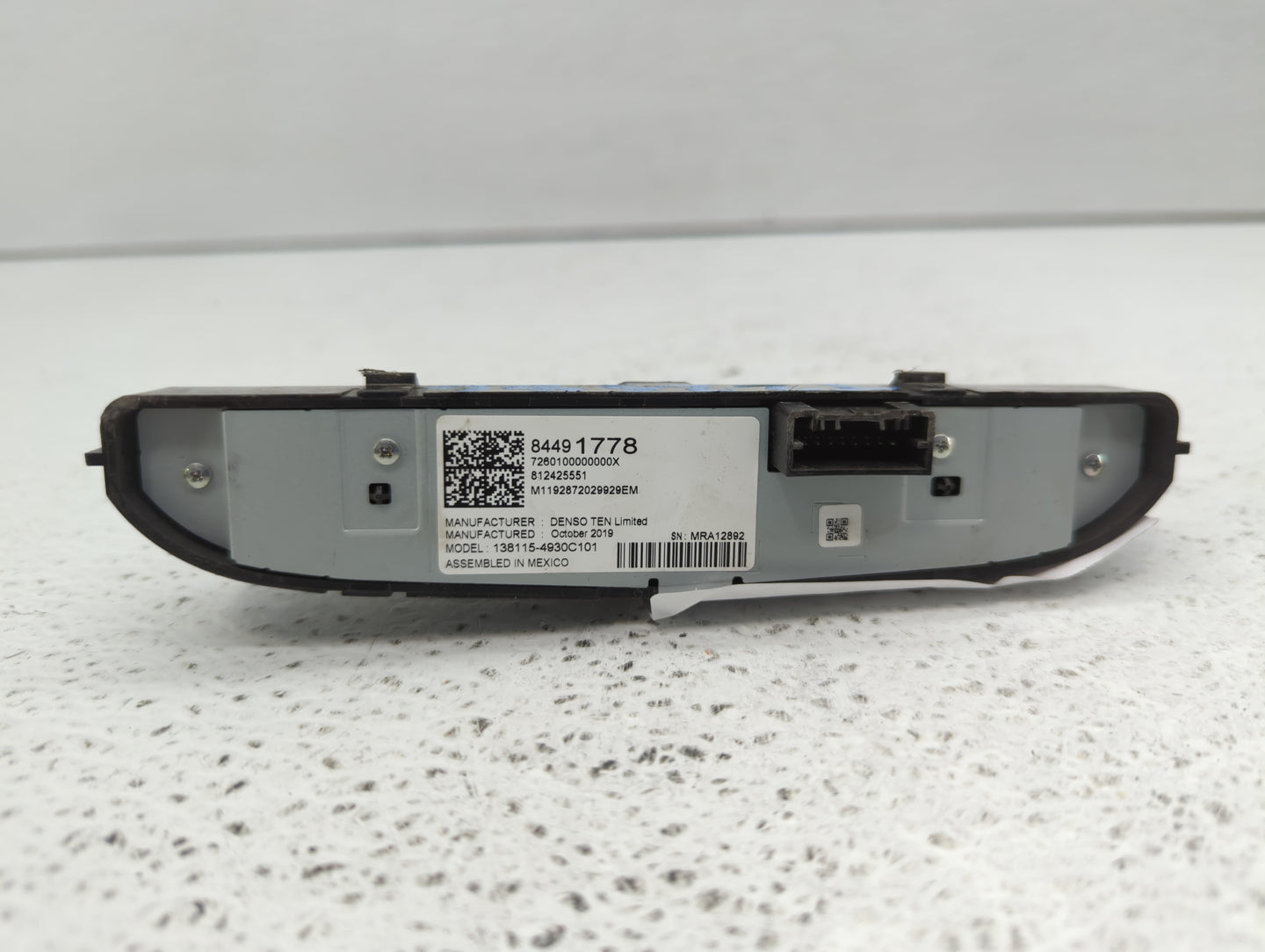 2019 Chevrolet Equinox Climate Control Module Temperature AC/Heater Replacement P/N:84491778 Fits OEM Used Auto Parts - Oemu