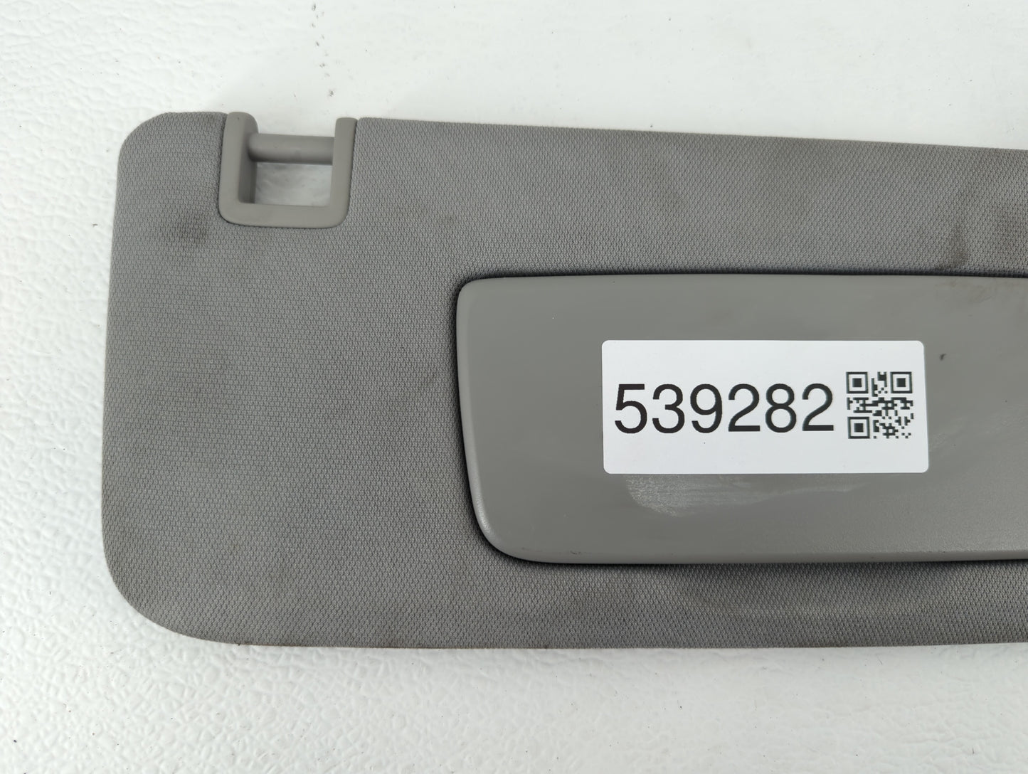 2018-2019 Chevrolet Equinox Sun Visor Shade Replacement Passenger Right Mirror Fits Fits 2018 2019 OEM Used Auto Parts - Oem