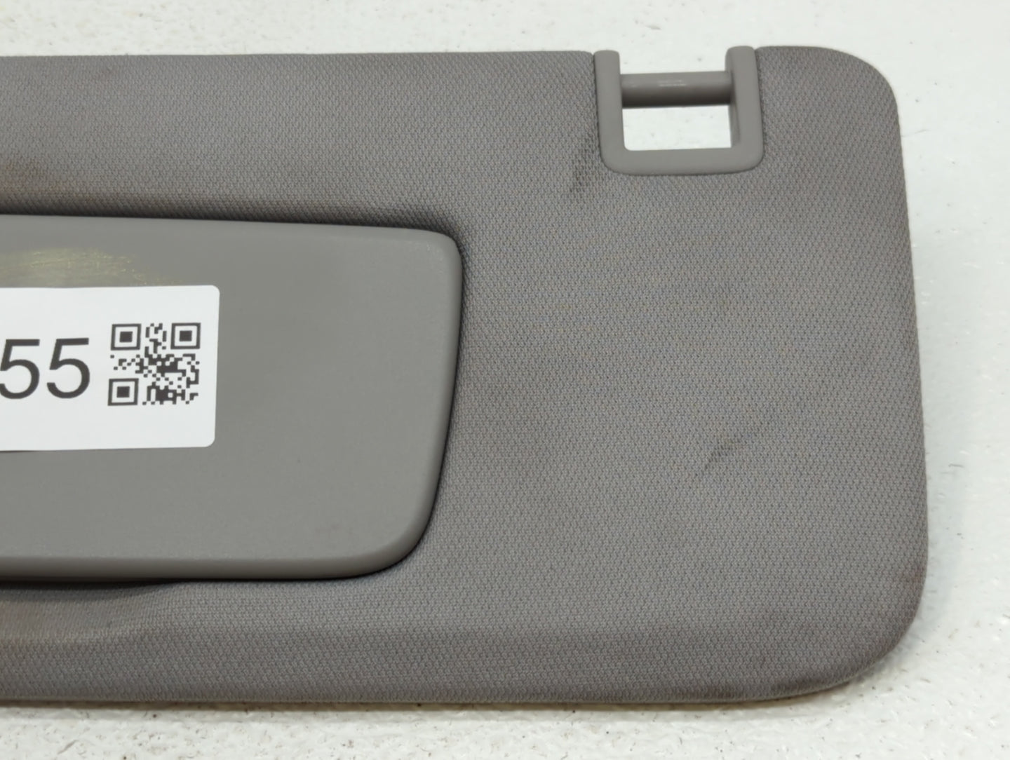 2018-2019 Chevrolet Equinox Sun Visor Shade Replacement Passenger Right Mirror Fits Fits 2018 2019 OEM Used Auto Parts - Oem