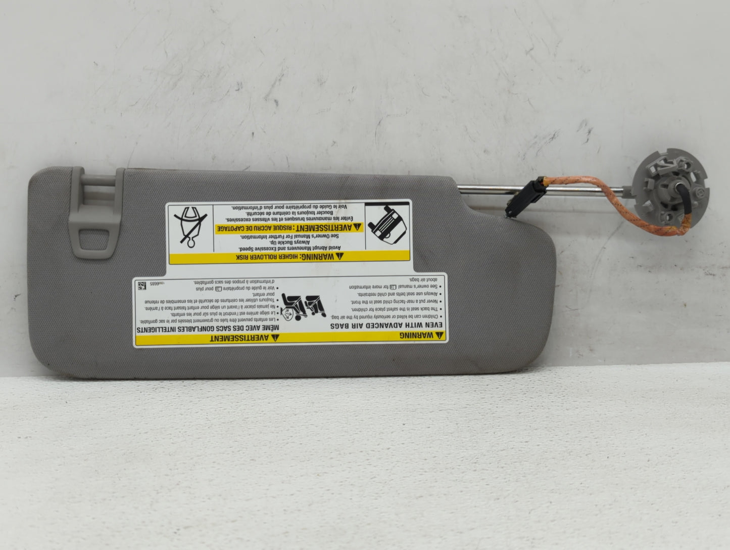 2018-2019 Chevrolet Equinox Sun Visor Shade Replacement Passenger Right Mirror Fits Fits 2018 2019 OEM Used Auto Parts - Oem