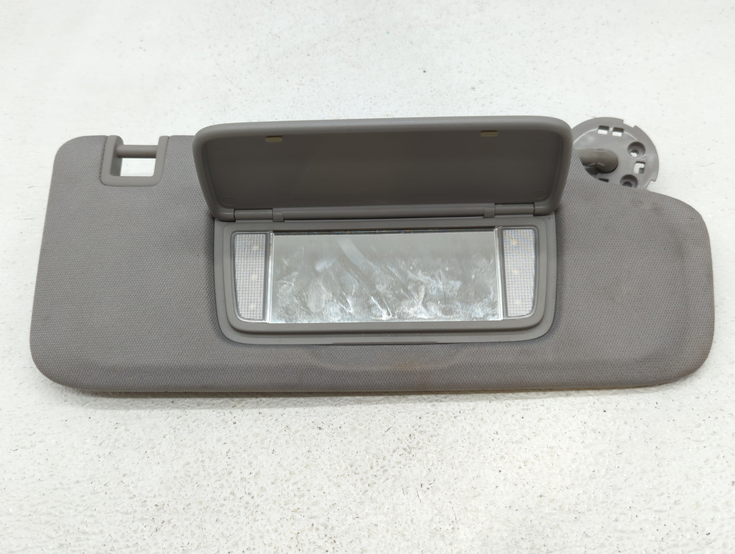 2018-2019 Chevrolet Equinox Sun Visor Shade Replacement Driver Left Mirror Fits Fits 2018 2019 OEM Used Auto Parts - Oemused