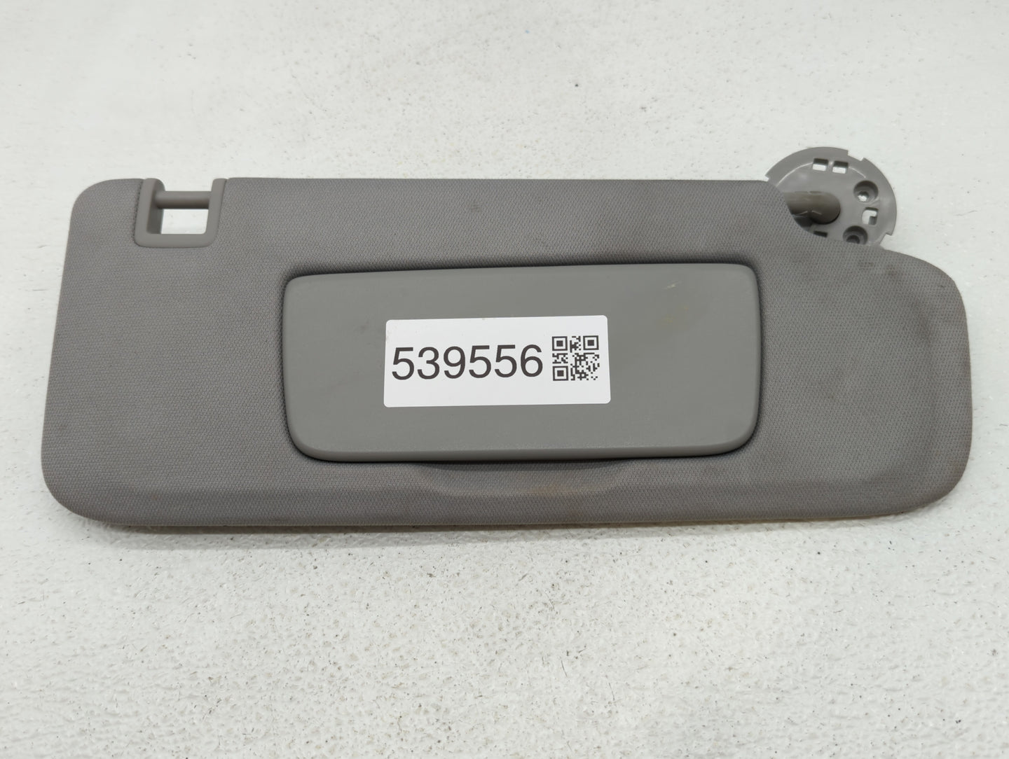 2018-2019 Chevrolet Equinox Sun Visor Shade Replacement Driver Left Mirror Fits Fits 2018 2019 OEM Used Auto Parts - Oemused