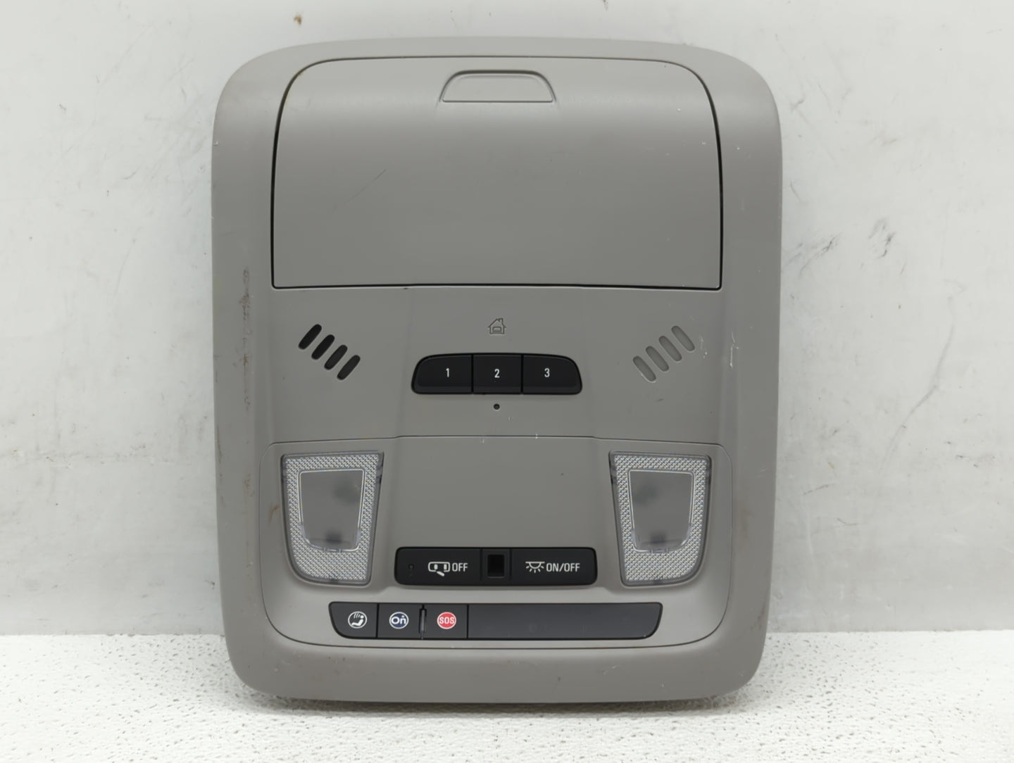 2018-2022 Chevrolet Equinox Center Floor Console P/N:8424751 Fits Fits 2018 2019 2020 2021 2022 OEM Used Auto Parts - Oemuse
