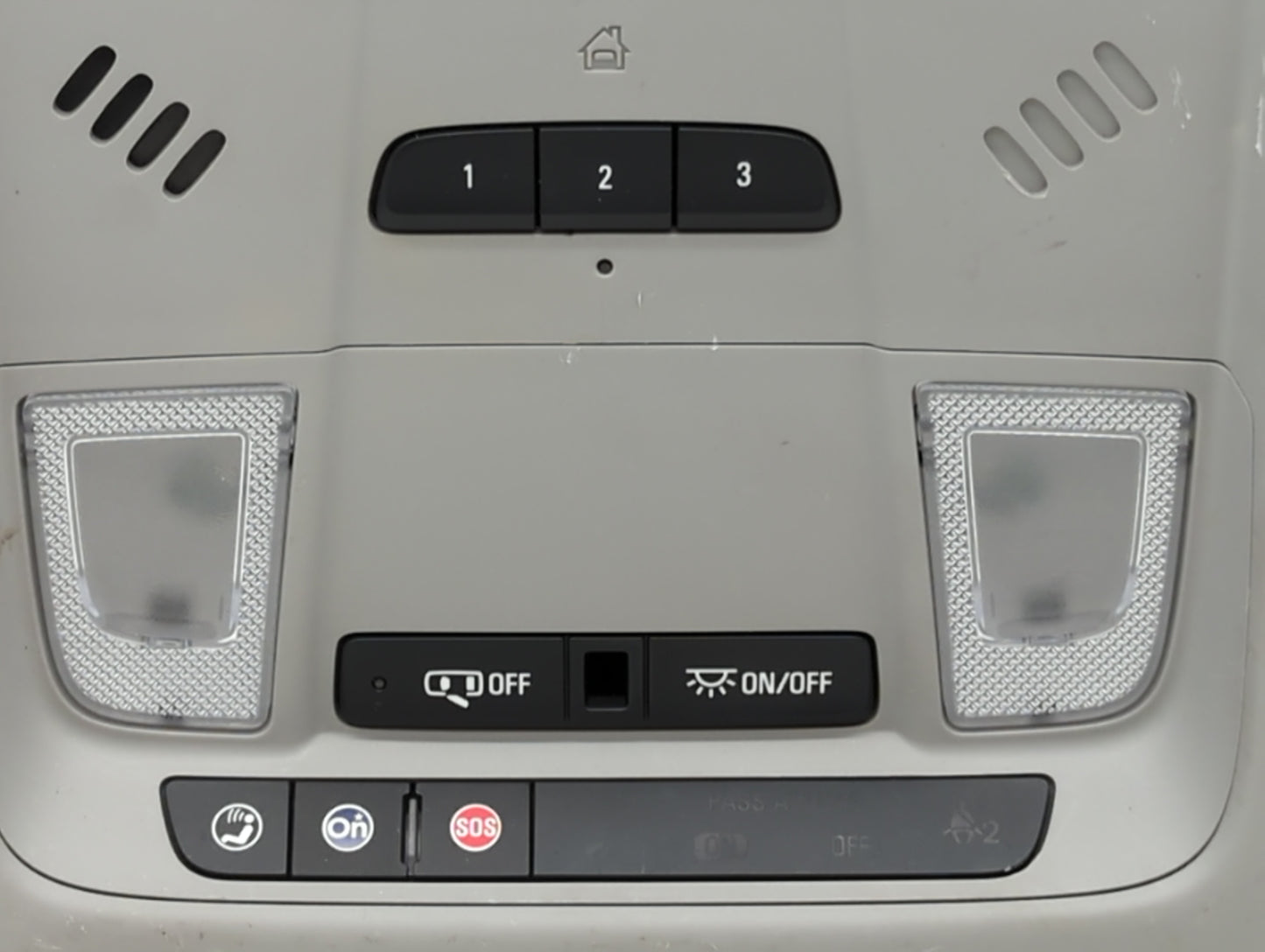 2018-2022 Chevrolet Equinox Center Floor Console P/N:8424751 Fits Fits 2018 2019 2020 2021 2022 OEM Used Auto Parts - Oemuse