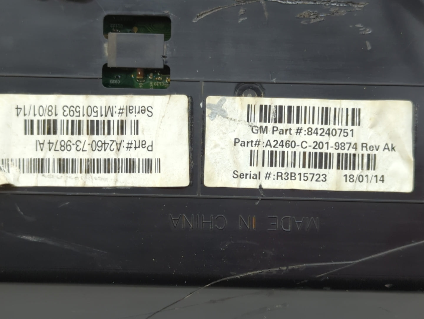 2018-2022 Chevrolet Equinox Center Floor Console P/N:8424751 Fits Fits 2018 2019 2020 2021 2022 OEM Used Auto Parts - Oemuse