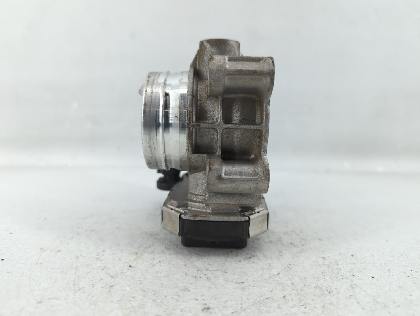 2018-2022 Chevrolet Equinox Throttle Body P/N:12671379AA Fits Fits 2016 2017 2018 2019 2020 2021 2022 OEM Used Auto Parts - 