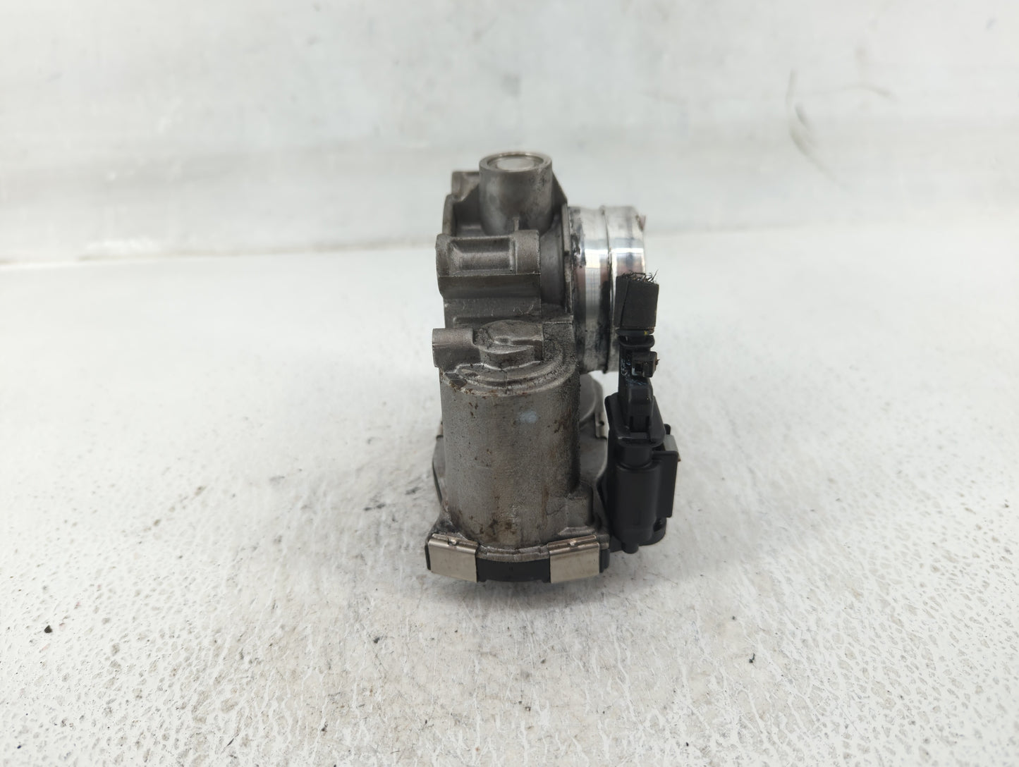 2018-2022 Chevrolet Equinox Throttle Body P/N:12671379AA Fits Fits 2016 2017 2018 2019 2020 2021 2022 OEM Used Auto Parts - 