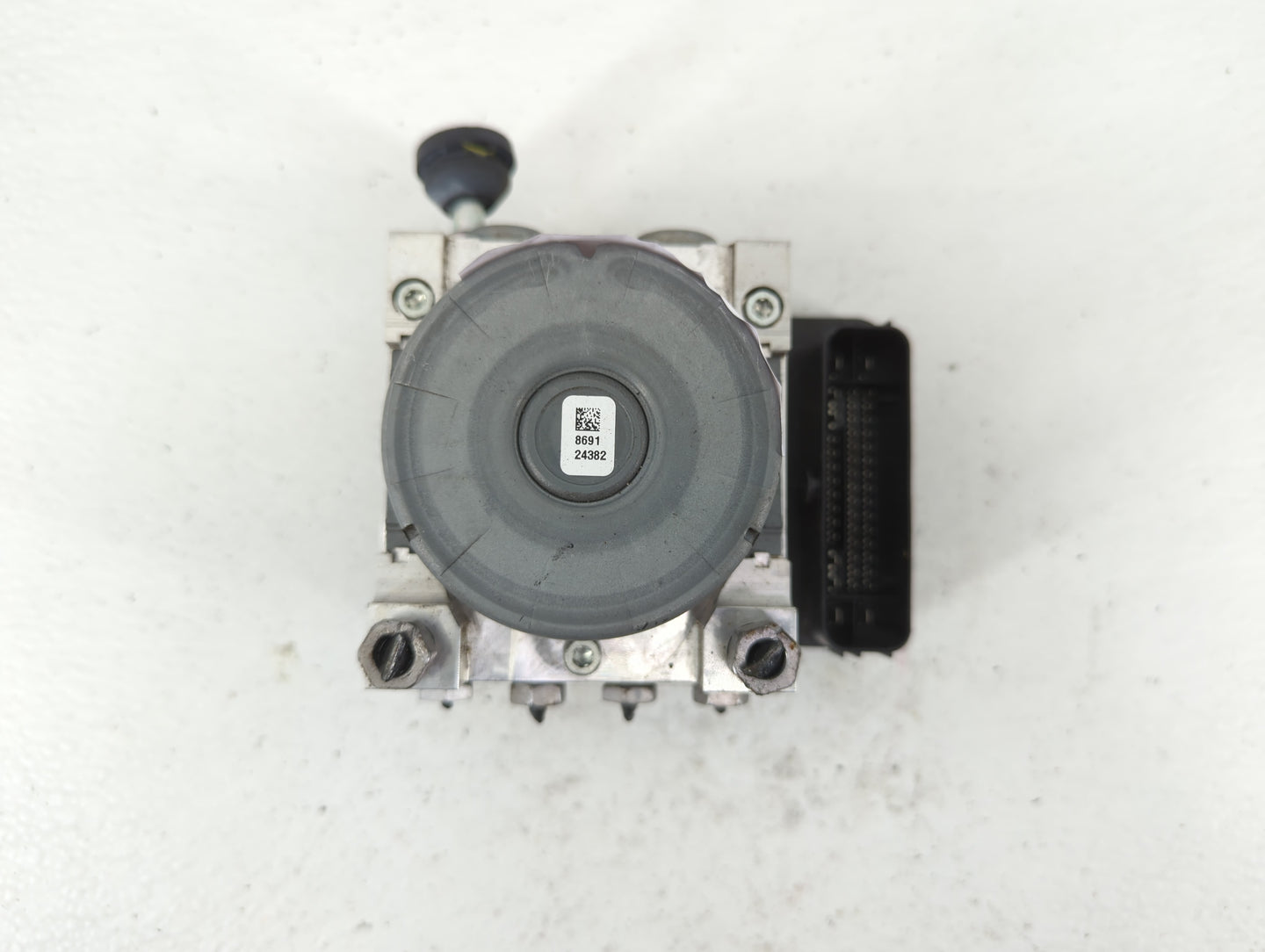 2018-2019 Chevrolet Equinox ABS Pump Control Module Replacement P/N:84560135 84560131 Fits Fits 2018 2019 2020 2021 OEM Used