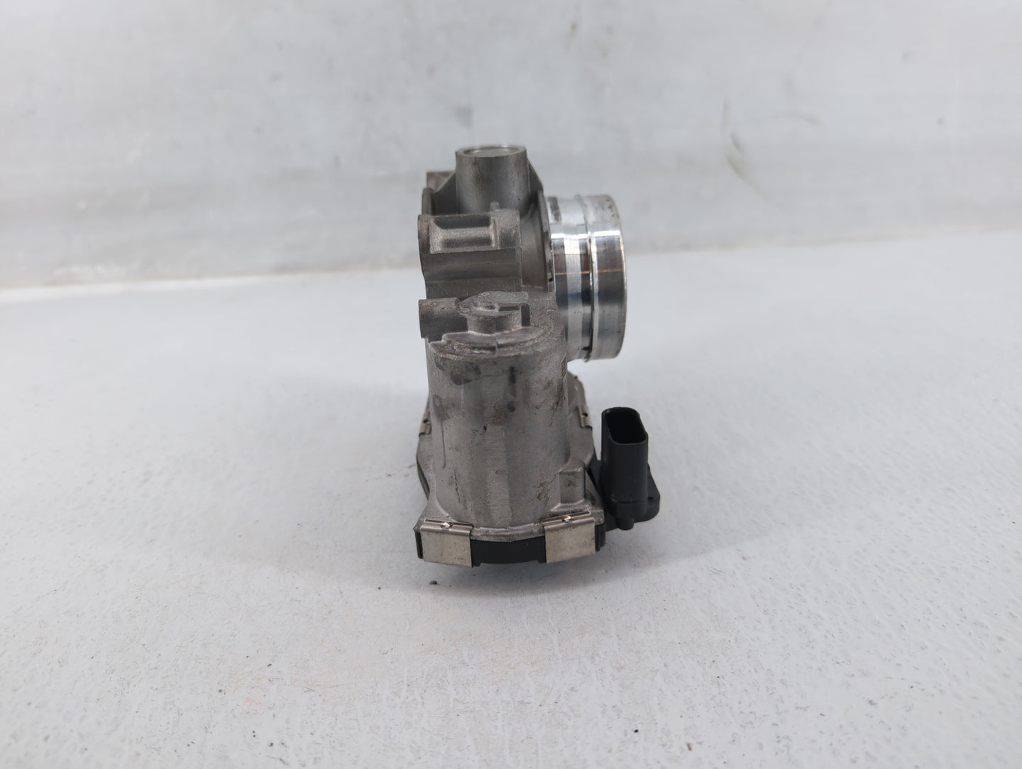 2018-2022 Chevrolet Equinox Throttle Body P/N:12671379AA Fits Fits 2016 2017 2018 2019 2020 2021 2022 OEM Used Auto Parts - 