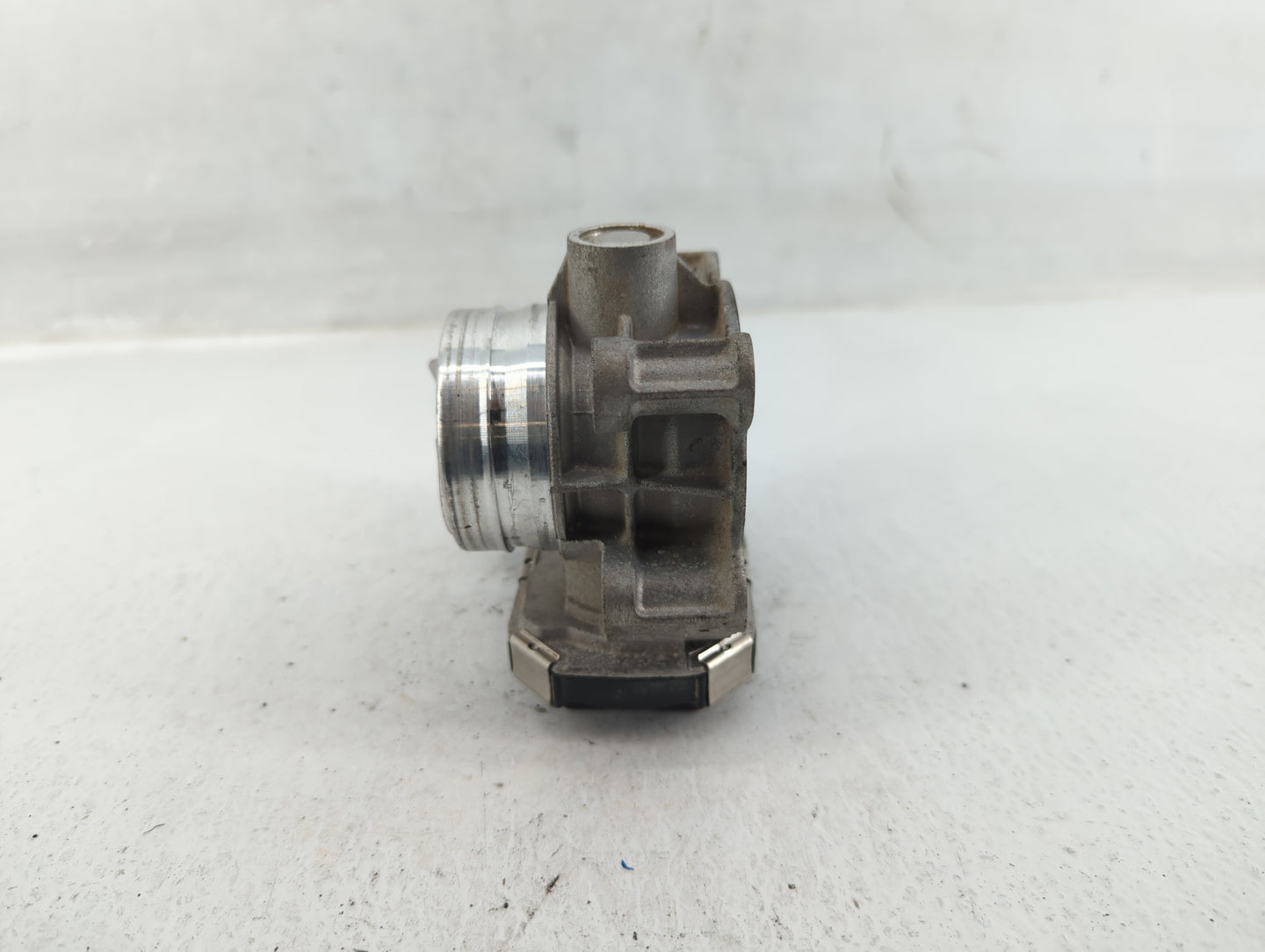 2018-2022 Chevrolet Equinox Throttle Body P/N:12671379AA Fits Fits 2016 2017 2018 2019 2020 2021 2022 OEM Used Auto Parts - 