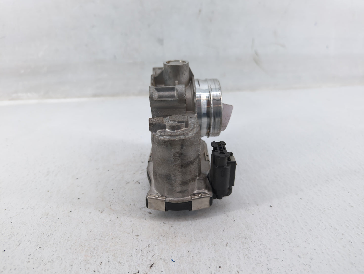 2018-2022 Chevrolet Equinox Throttle Body P/N:12671379AA Fits Fits 2016 2017 2018 2019 2020 2021 2022 OEM Used Auto Parts - 