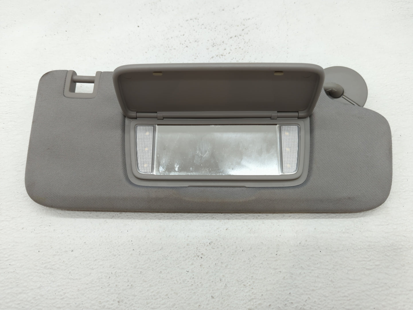 2018-2019 Chevrolet Equinox Sun Visor Shade Replacement Driver Left Mirror Fits Fits 2018 2019 OEM Used Auto Parts - Oemused