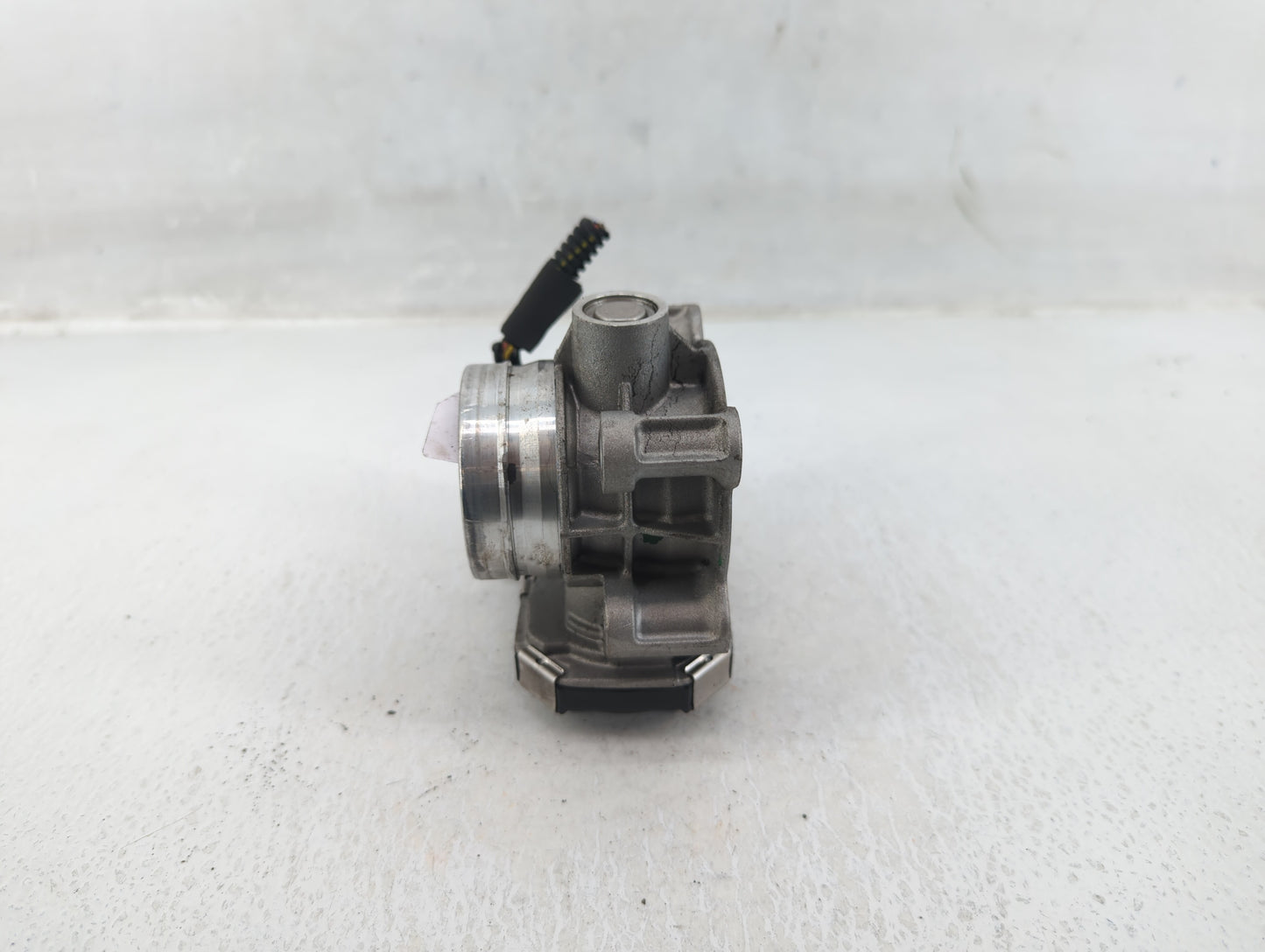 2018-2022 Chevrolet Equinox Throttle Body P/N:12671379AA Fits Fits 2016 2017 2018 2019 2020 2021 2022 OEM Used Auto Parts - 