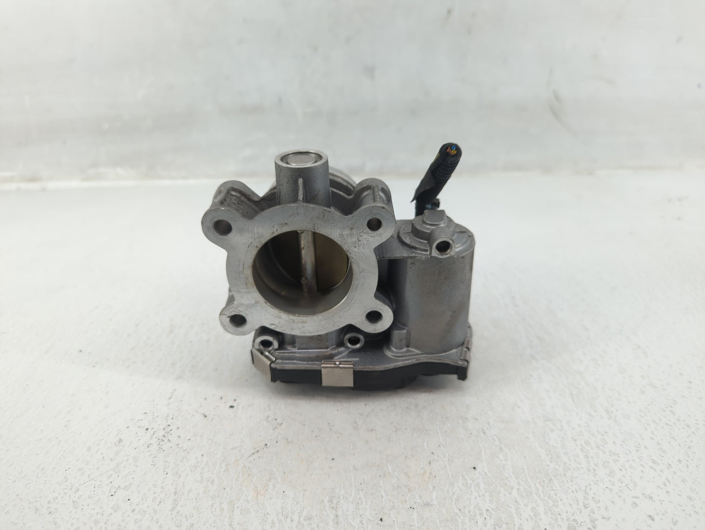 2018-2022 Chevrolet Equinox Throttle Body P/N:12671379AA Fits Fits 2016 2017 2018 2019 2020 2021 2022 OEM Used Auto Parts - 