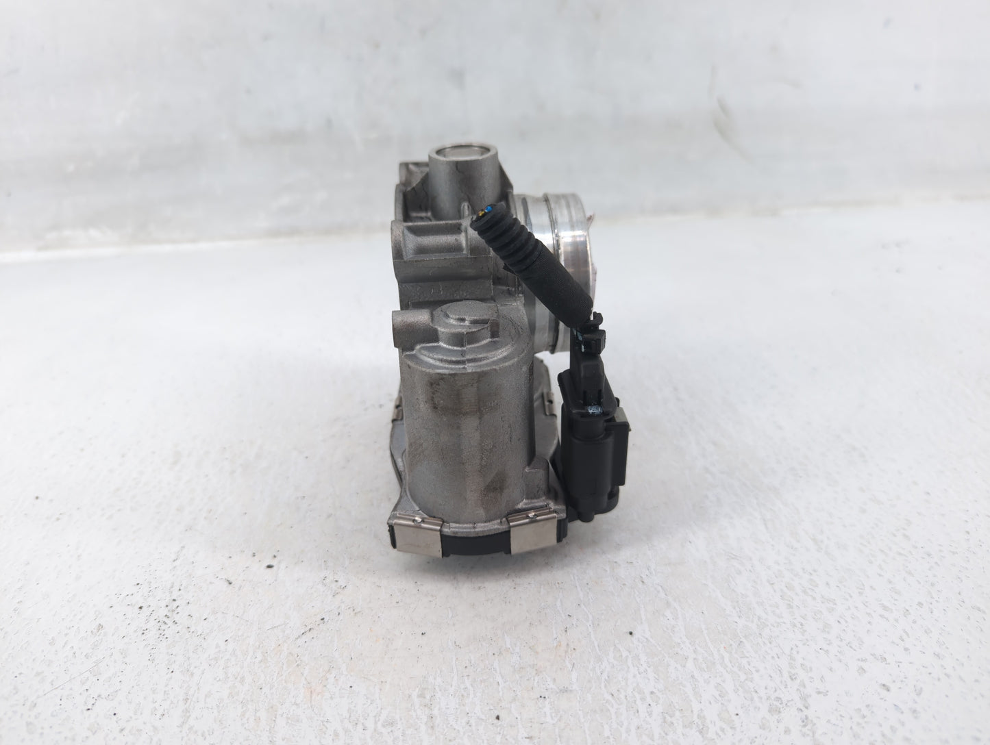 2018-2022 Chevrolet Equinox Throttle Body P/N:12671379AA Fits Fits 2016 2017 2018 2019 2020 2021 2022 OEM Used Auto Parts - 
