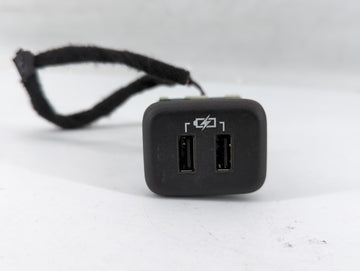 2019 Chevrolet Equinox CONSOLE BACK DUAL USB CHARGER PORT - Oemusedautoparts1.com