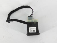 2019 Chevrolet Equinox CONSOLE BACK DUAL USB CHARGER PORT - Oemusedautoparts1.com