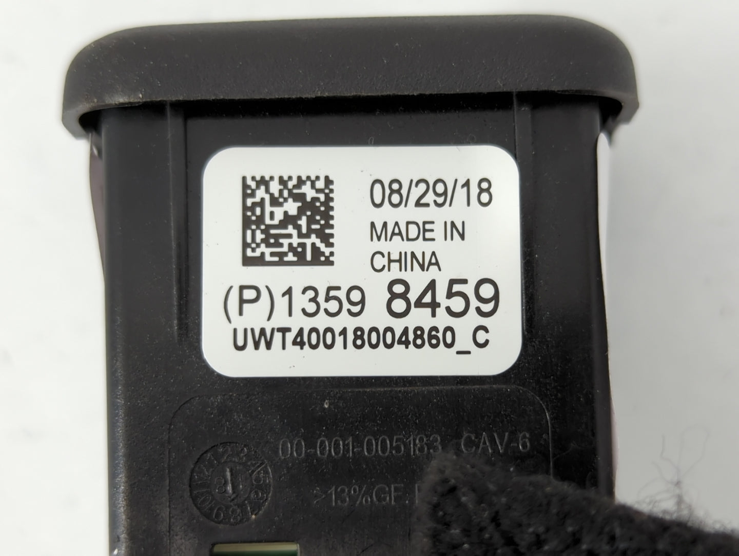 2019 Chevrolet Equinox CONSOLE BACK DUAL USB CHARGER PORT - Oemusedautoparts1.com