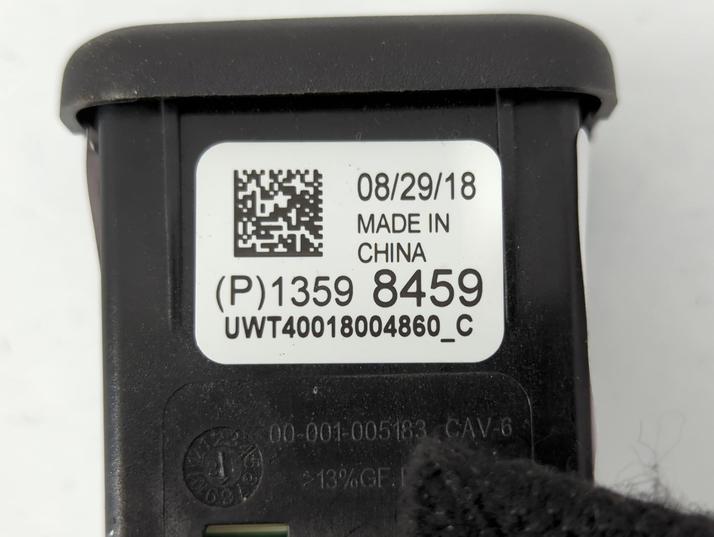 2019 Chevrolet Equinox CONSOLE BACK DUAL USB CHARGER PORT - Oemusedautoparts1.com