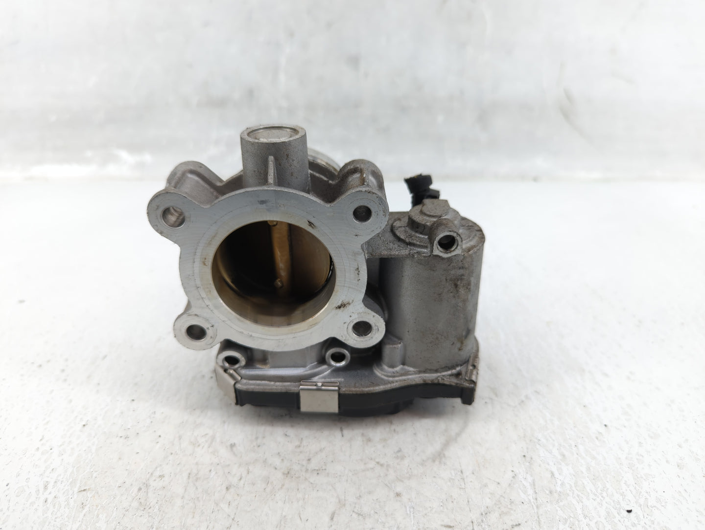 2018-2022 Chevrolet Equinox Throttle Body P/N:12671379AA Fits Fits 2016 2017 2018 2019 2020 2021 2022 OEM Used Auto Parts - 
