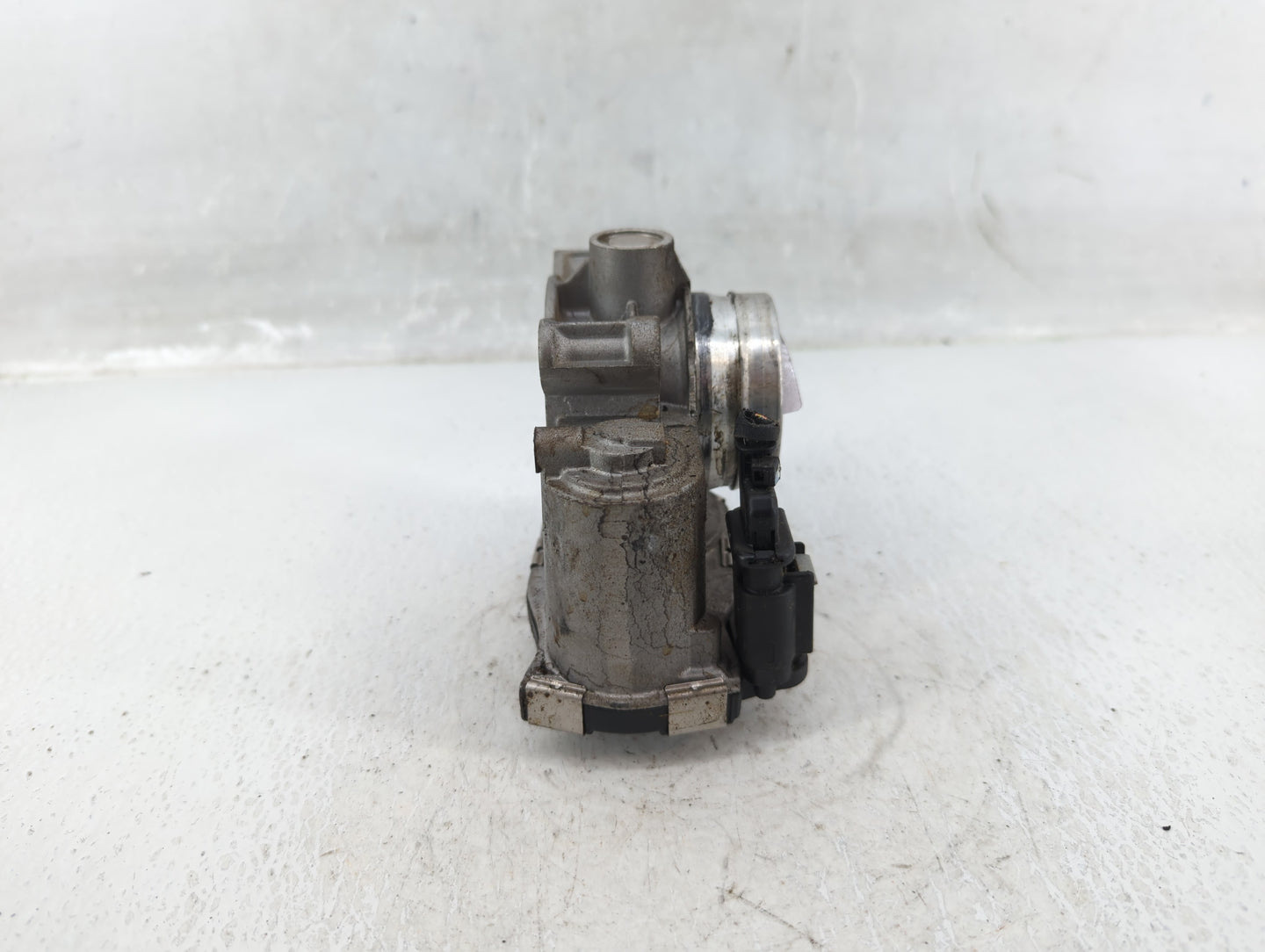 2018-2022 Chevrolet Equinox Throttle Body P/N:12671379AA Fits Fits 2016 2017 2018 2019 2020 2021 2022 OEM Used Auto Parts - 
