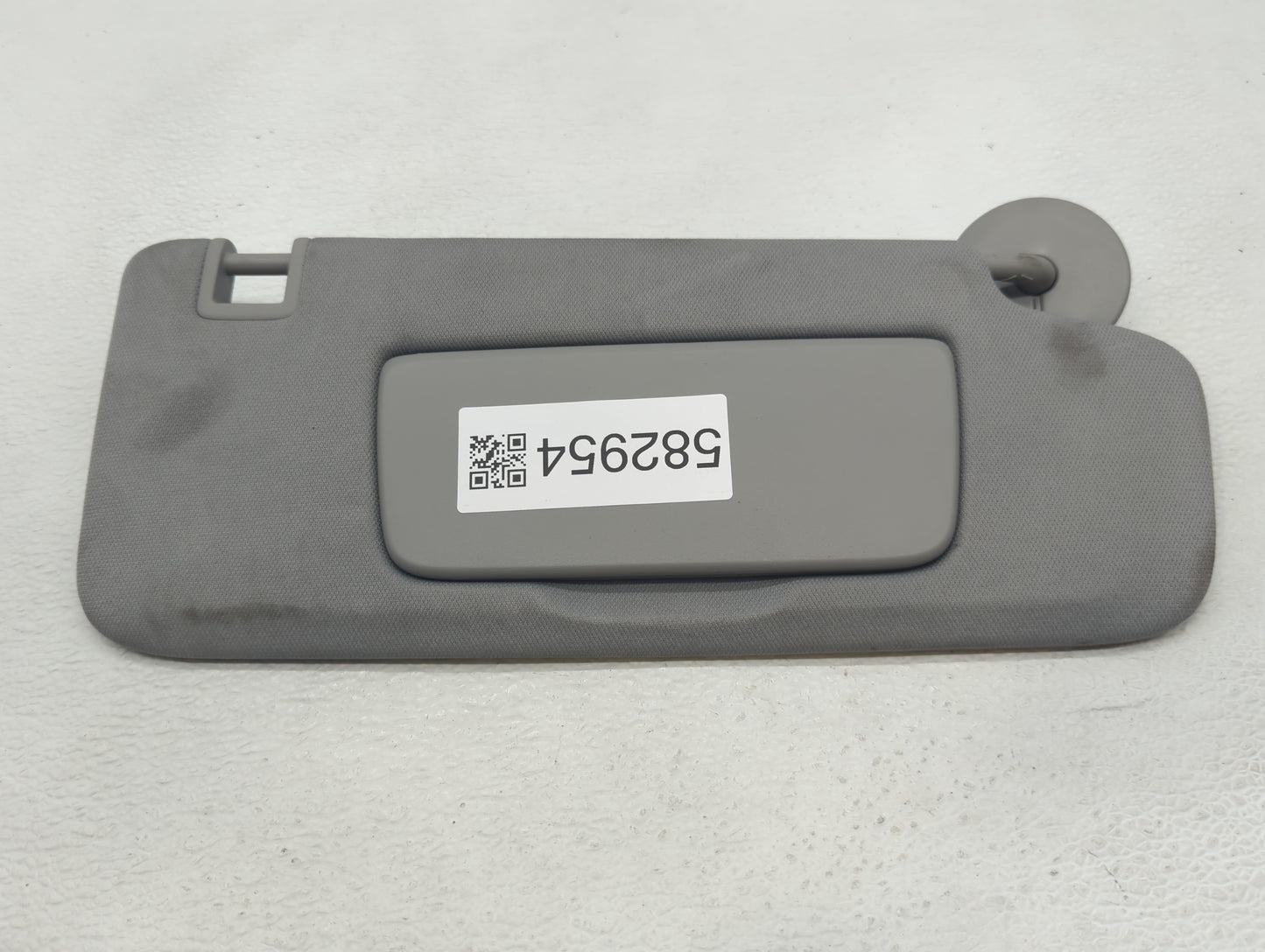 2018-2019 Chevrolet Equinox Sun Visor Shade Replacement Passenger Right Mirror Fits Fits 2018 2019 OEM Used Auto Parts - Oem